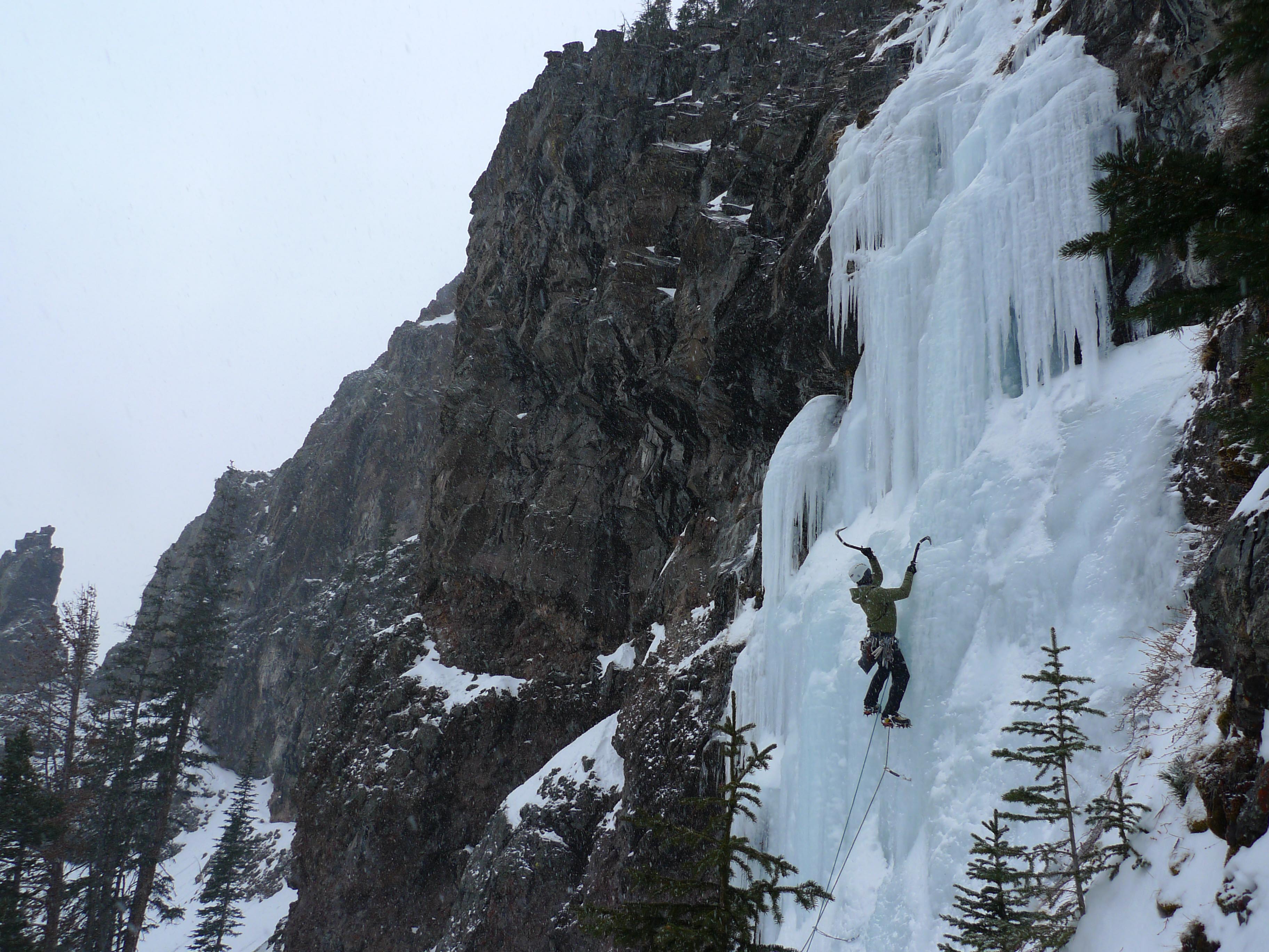 Land of the Lost, Wi4. Hyalite Canyon, MT. Photo: Andy Tankersly